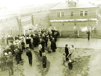 2 сентября 1962 года. Чебоксарский аэропорт в ожидании прилета летчика-космонавта Андрияна Николаева.